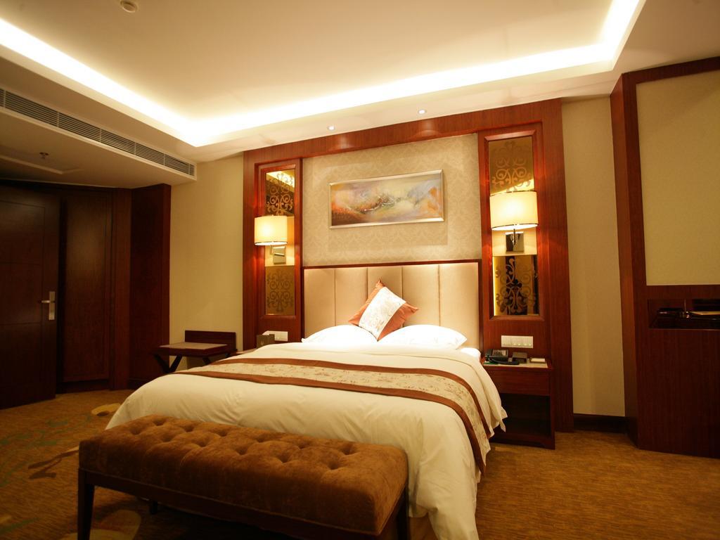 Dongguan Huilihua Hotel Exterior photo