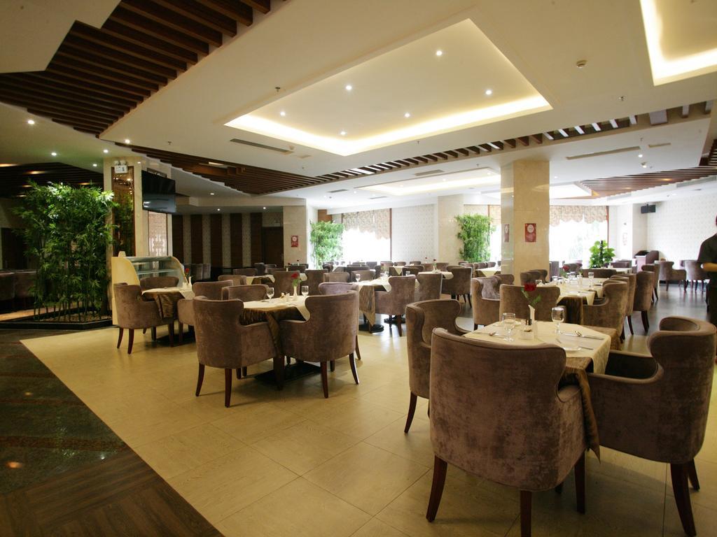 Dongguan Huilihua Hotel Exterior photo