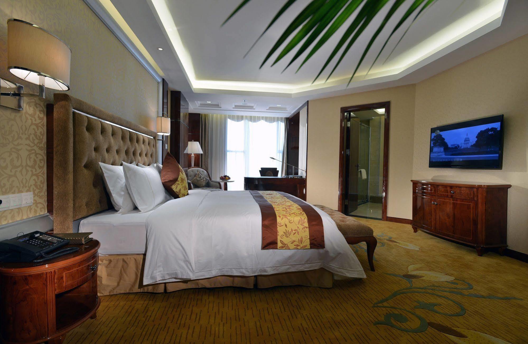 Dongguan Huilihua Hotel Exterior photo