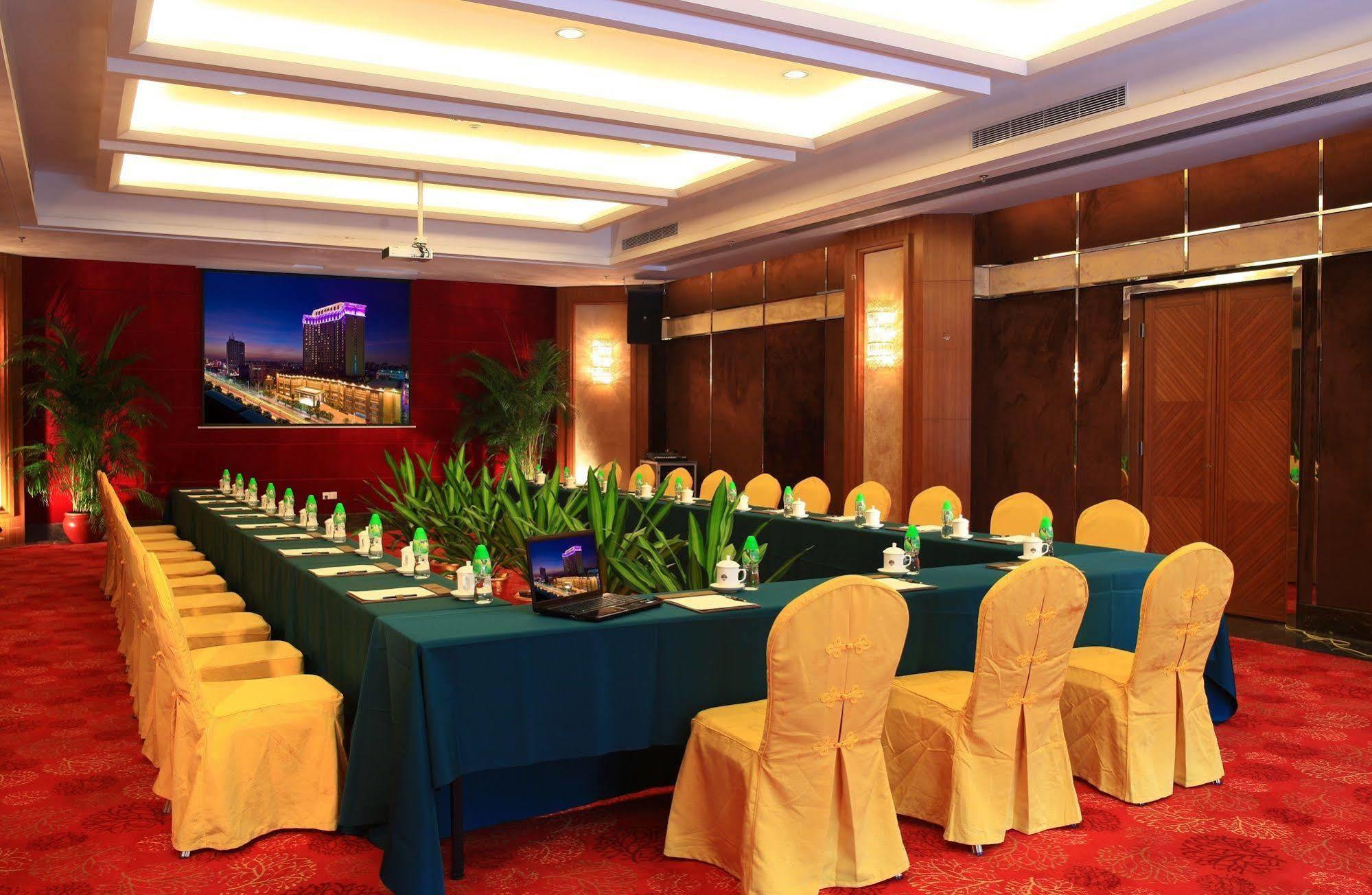Dongguan Huilihua Hotel Exterior photo